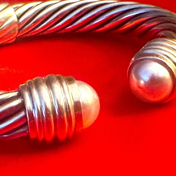 WOW POSHMARK - Authentic David Yurman Sterling Silver Bold Pearl Bangle Bracelet - Picture 2 of 15